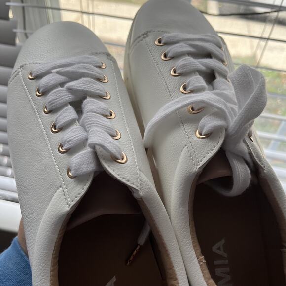 MIA Neva Lace Up Womens size 11 White Sneakers Casual Shoes GS1400401-169 - Picture 3 of 16